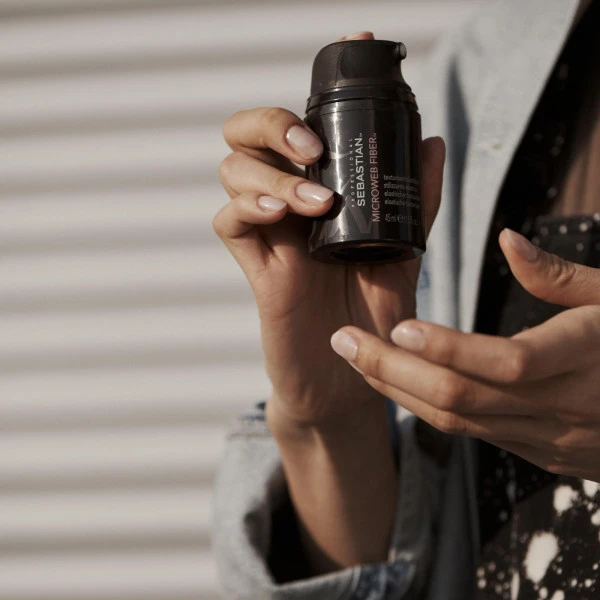 Texturisant élastique Microweb Fiber Sebastian 45ML 7 Texturisant élastique Microweb Fiber Sebastian 45ML – Image 5